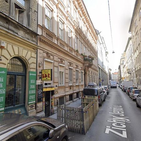 Free Parking Basilica Rob'S Home - Ac, Wi-Fi, Smart Tv Βουδαπέστη Εξωτερικό φωτογραφία